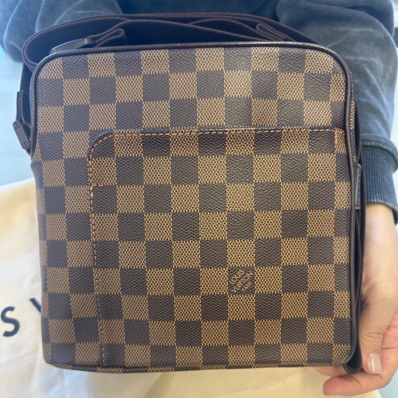 Louis Vuitton Olav PM Damier Ebene Crossbody Bag - in Excellent Condition - Picture 3 of 6